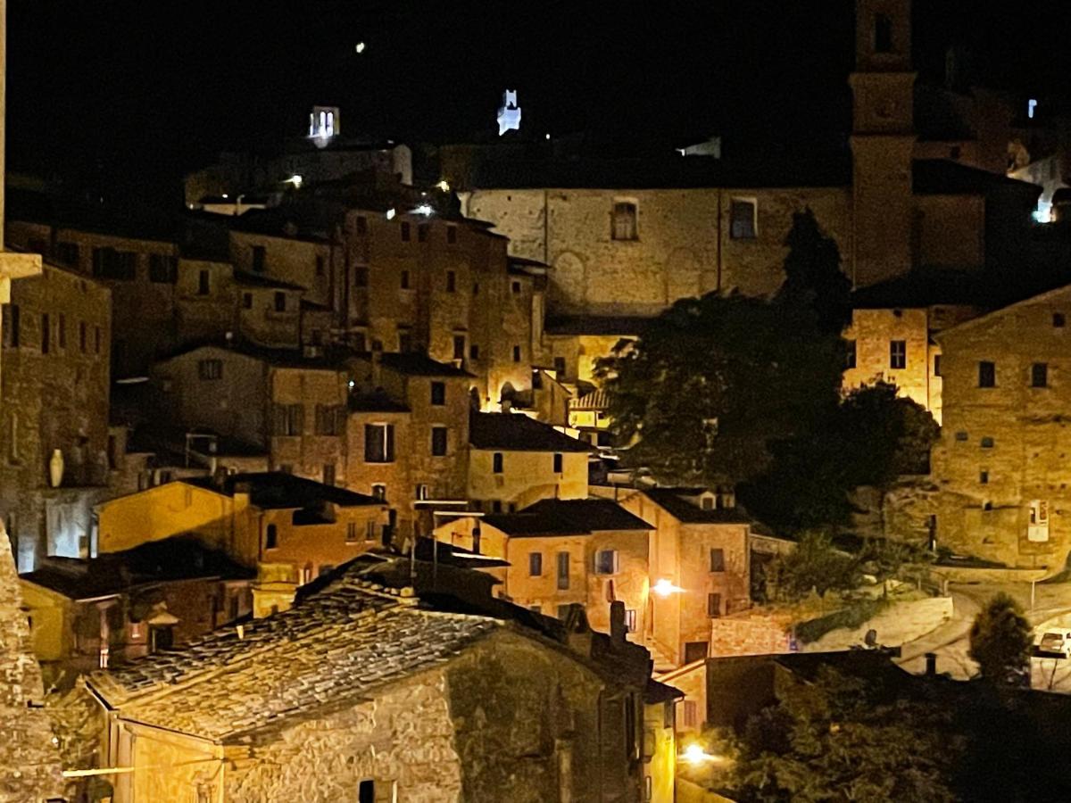 Pulcinella Appartamento Tipico Centro Storico Montepulciano Stazione Екстериор снимка